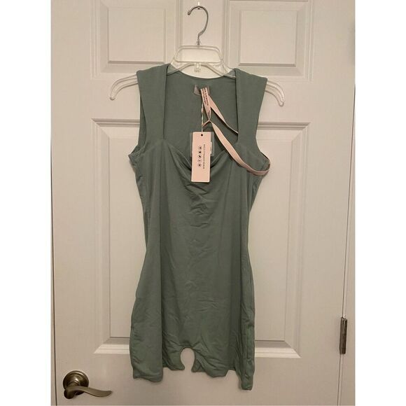 Oh Polly Romper womens size 10 - Picture 1 of 4
